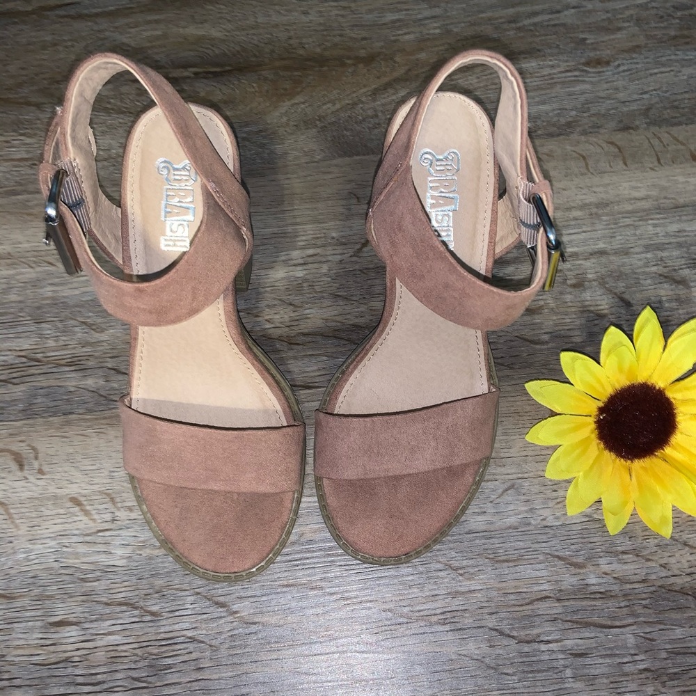 Wedge heels